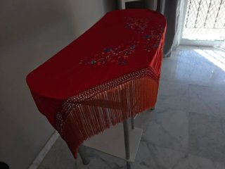 IMantón Rojo Bordado Flamenco