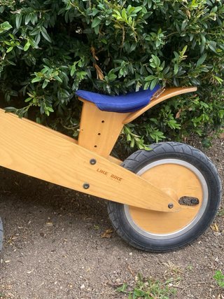 Bicicleta de madera para niños