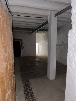Se alquila local de 100 m² en zona céntrica, ideal