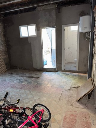 Se alquila local de 100 m² en zona céntrica, ideal