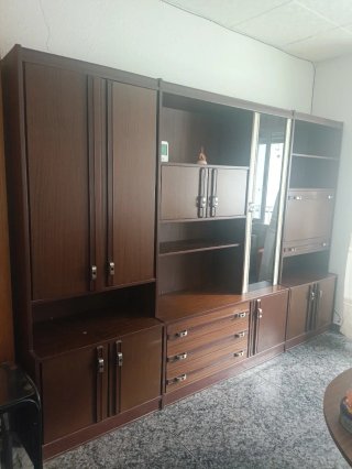 Mueble de comedor antiguo madera y cristal