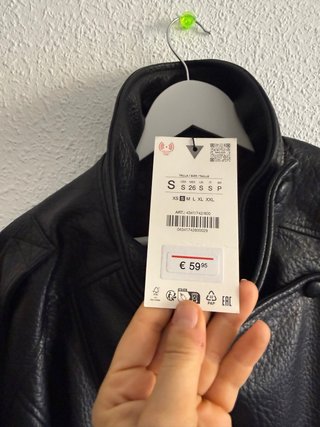 Cazadora Zara efecto piel Talla S