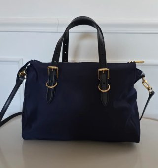 Bolso Bimba y Lola azul marino sin estrenar