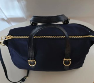 Bolso Bimba y Lola azul marino sin estrenar