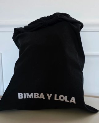 Bolso Bimba y Lola azul marino sin estrenar