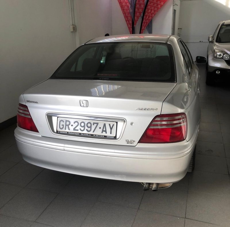 Honda Accord 2.0  VTEC Confort (1999) - foto 1