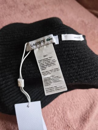 Gorra Lacoste con pompón