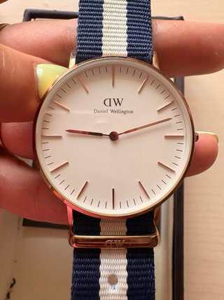 Reloj Daniel Wellington Dorado y Blanco