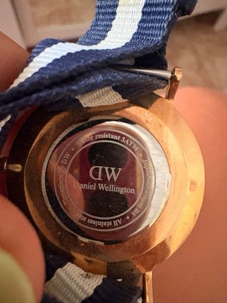 Reloj Daniel Wellington Dorado y Blanco