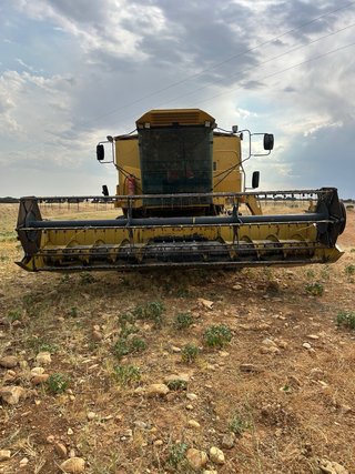 Cosechadora New Holland TX34 Mando video