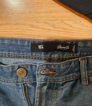 Conjunto Polo Negro y Pantalón Corto Vaquero