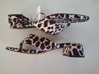 Sandalias ZARA Animal Print