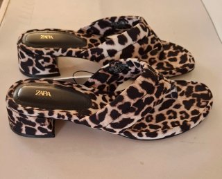Sandalias ZARA Animal Print