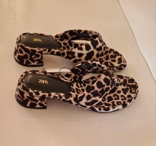 Sandalias ZARA Animal Print