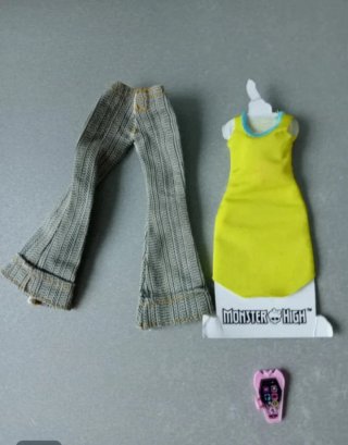 Abbigliamento/accessori per: Barbie, Monster High, Bratz