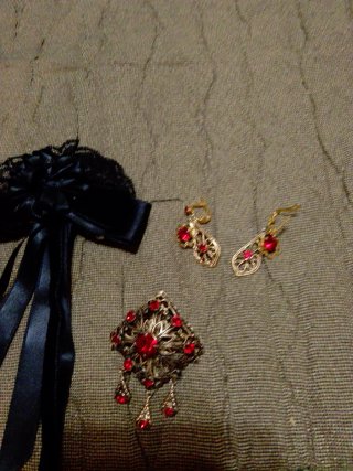 Conjunto bisutería Baturra cruz y broche