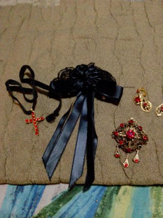 Conjunto bisutería Baturra cruz y broche