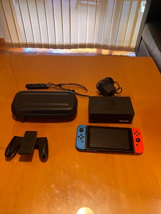 ¡COMO NUEVA! Nintendo Switch con accesorios