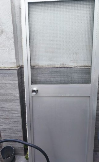 Puerta de aluminio con cristal