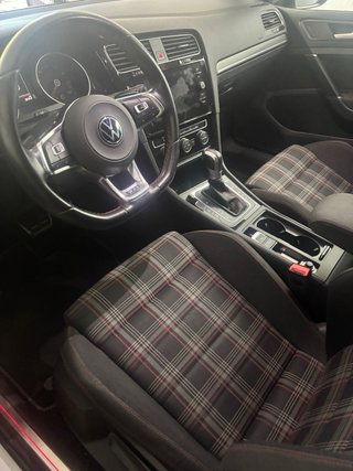 Volkswagen Golf 2018 COMO NUEVO