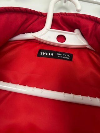 Chaqueta acolchada racing roja