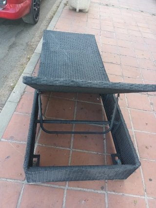 Lettino in vimini nero