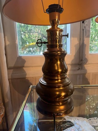 2 Lámparas de mesa doradas y amarillas