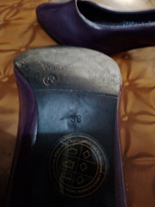 Zapatos de tacón pequeño y cómodos