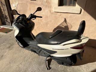 Suzuki Burgman 125 c.c. Blanca