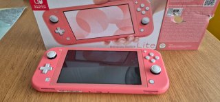 Nintendo Switch Lite Coral
