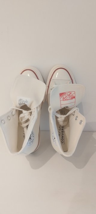 Converse Chuck Taylor Hi Blancas