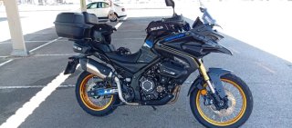 Voge 525DSX 2024 Negra y Dorada