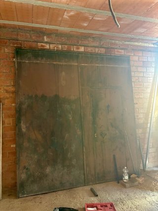 Puerta de garaje metálica