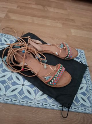 Sandalias Gioseppo 37 de tiras con abalorios