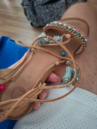 Sandalias Gioseppo 37 de tiras con abalorios