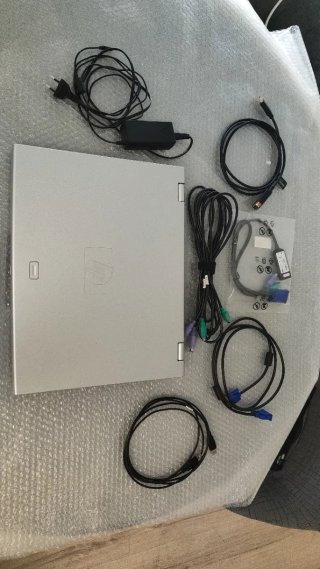Monitor y Teclado HP TFT7600 G2