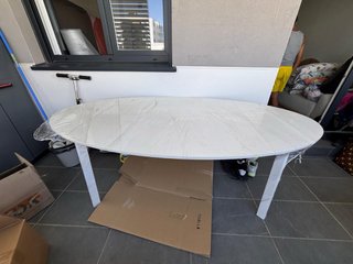 Mesa de comedor ovalada blanca IKEA