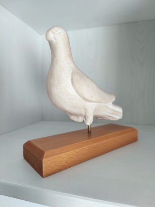 Escultura griega de paloma