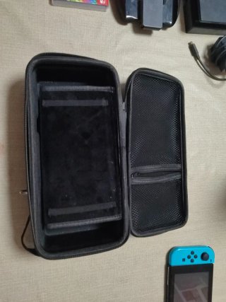 Nintendo Switch  + Mario Kart 8 Deluxe +el set