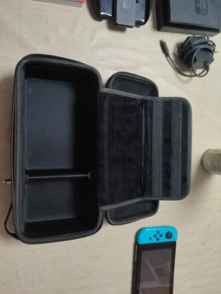 Nintendo Switch  + Mario Kart 8 Deluxe +el set