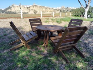 Conjunto mesa y 4 sillas madera hechas a mano