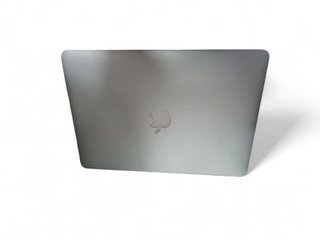 MACBOOK AIR A1466 I5 1.4GHZ 4GB 120GB CON CARGADOR