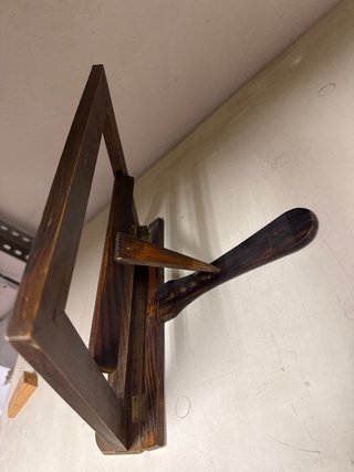 Soporte libro madera antiguo