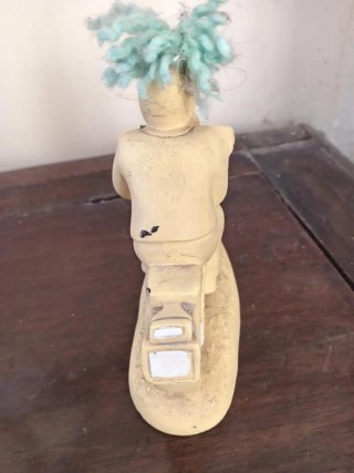 3 Figuras antiguas echas a mano