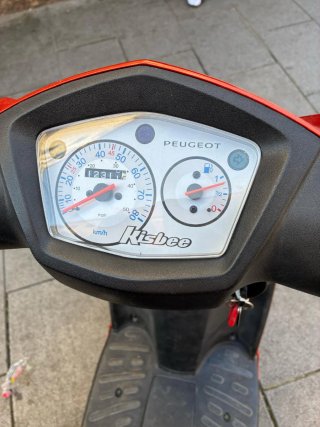 Peugeot Kisbee 49cc Naranja