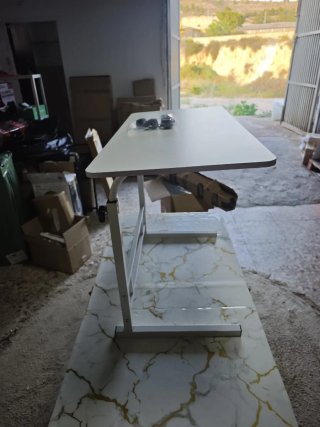 Mesa Auxiliar Ajustable con Ruedas