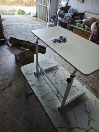 Mesa Auxiliar Ajustable con Ruedas