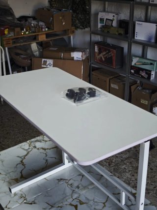 Mesa Auxiliar Ajustable con Ruedas