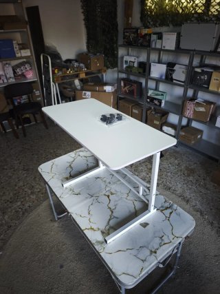 Mesa Auxiliar Ajustable con Ruedas