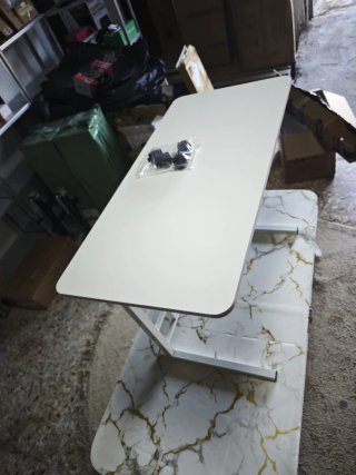 Mesa Auxiliar Ajustable con Ruedas